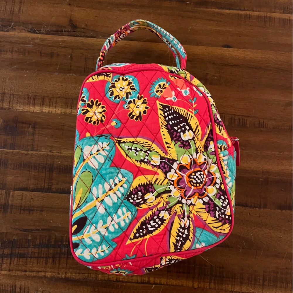 Vera Bradley insulated Lunch Bag in the "Leaf Me Not" pattern
